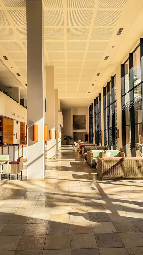 Elegantna hotelska avla